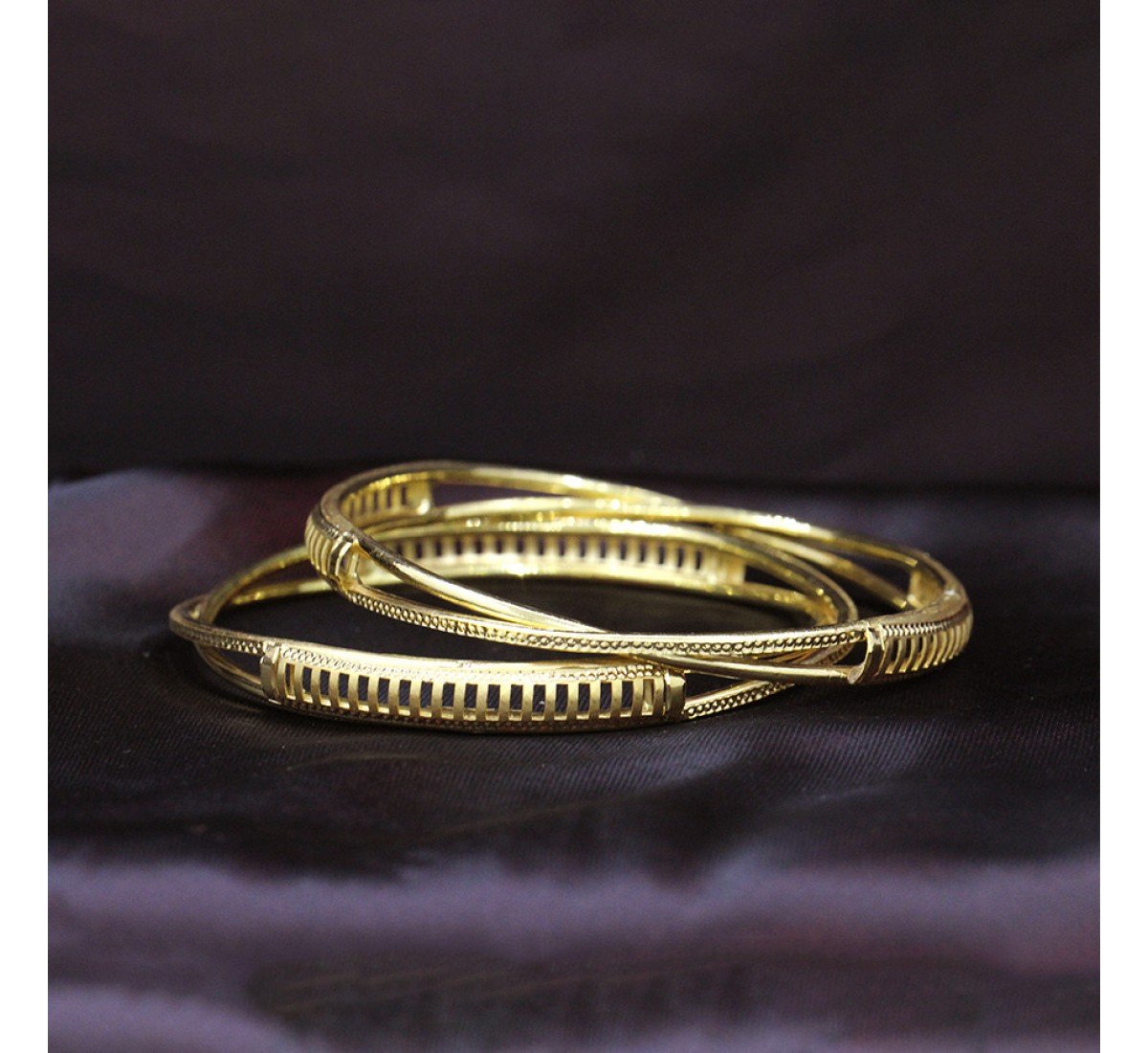 Ushai Glinting Gold Bangles