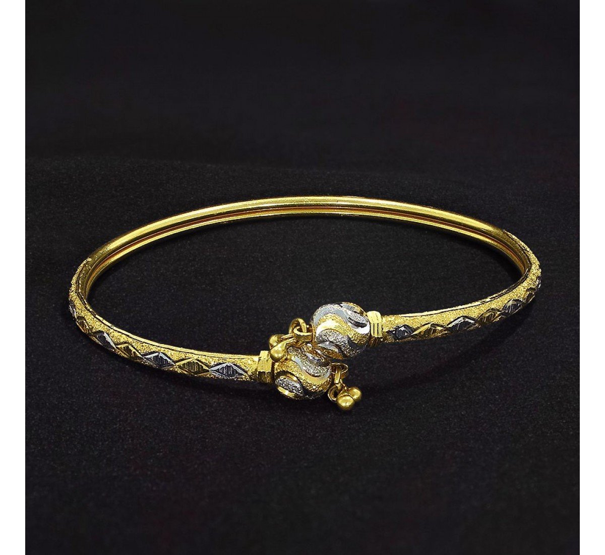 Echoes Appealing Gold Bangles