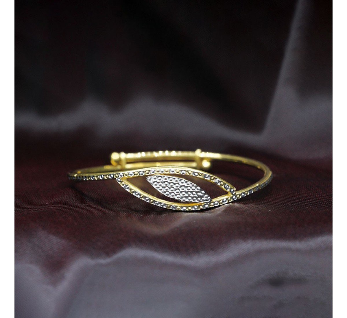 Glimmering Eva Gold Bangles