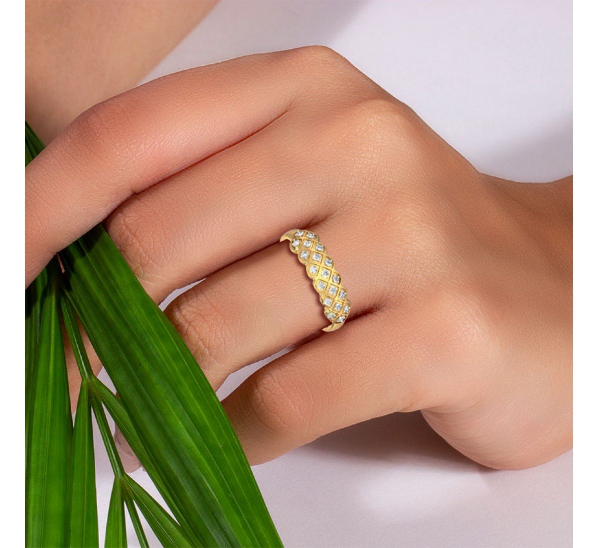 Serpentine Sparkle Diamond Band