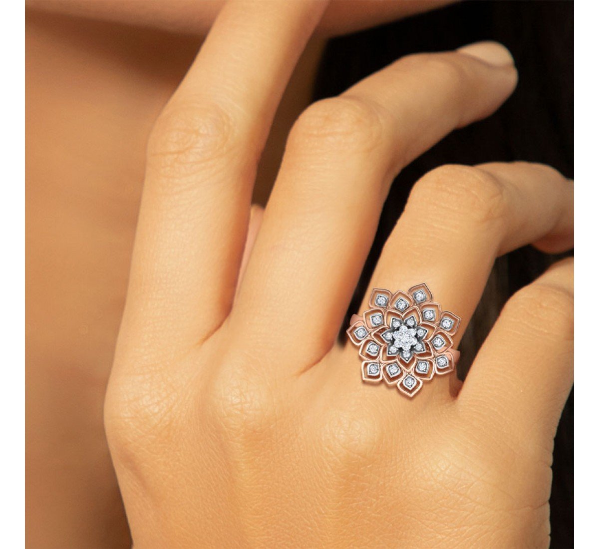 Glistening Cocktaile Diamond Ring