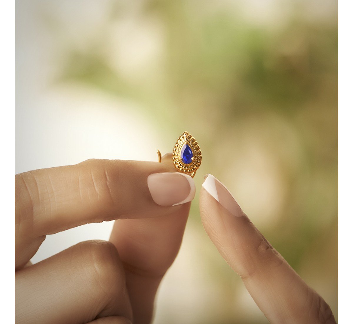 Azalea Gemstone Nose Pin