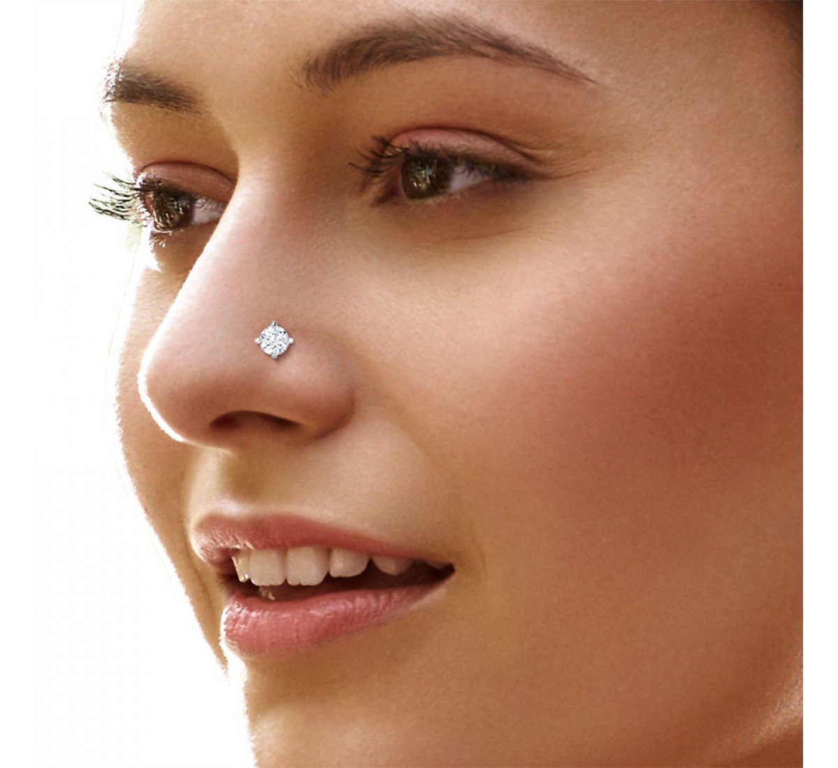 Quewell Solitaire Nose Pin