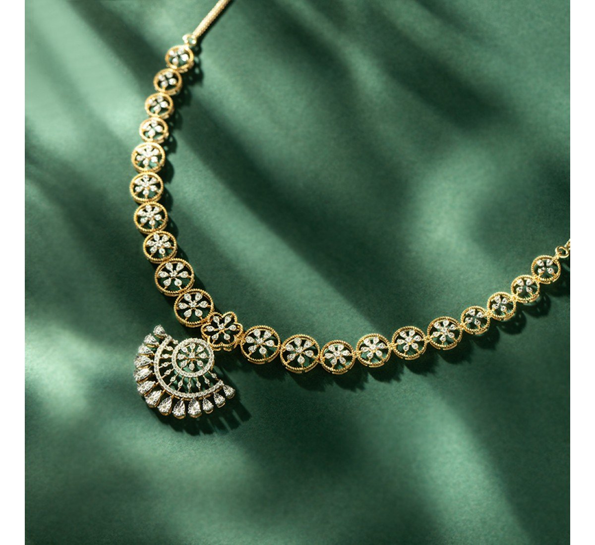 Taciturn Diamond Necklace