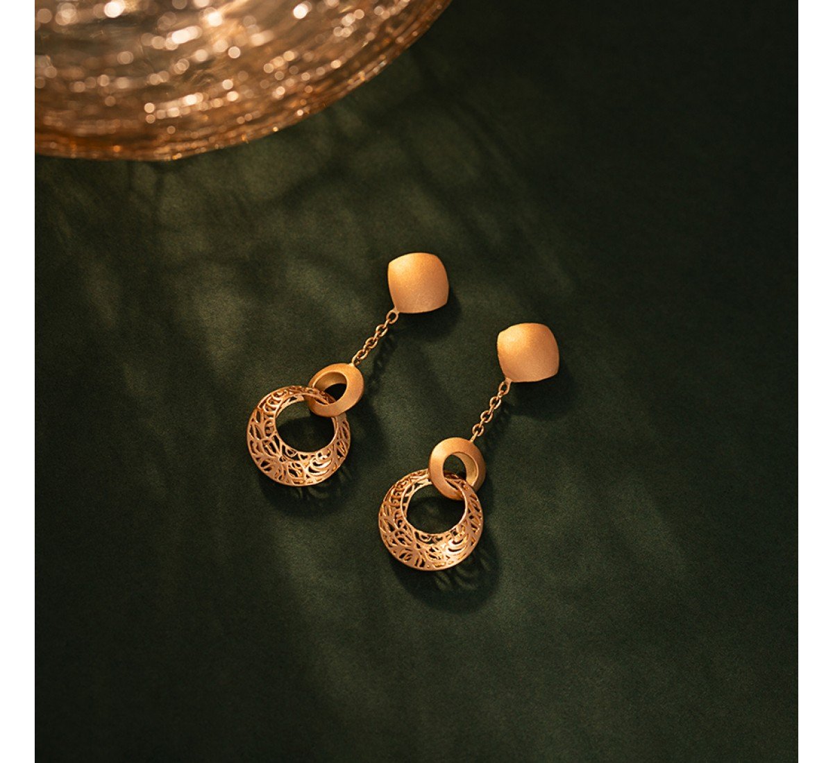 Faelith Gold Drop Earring