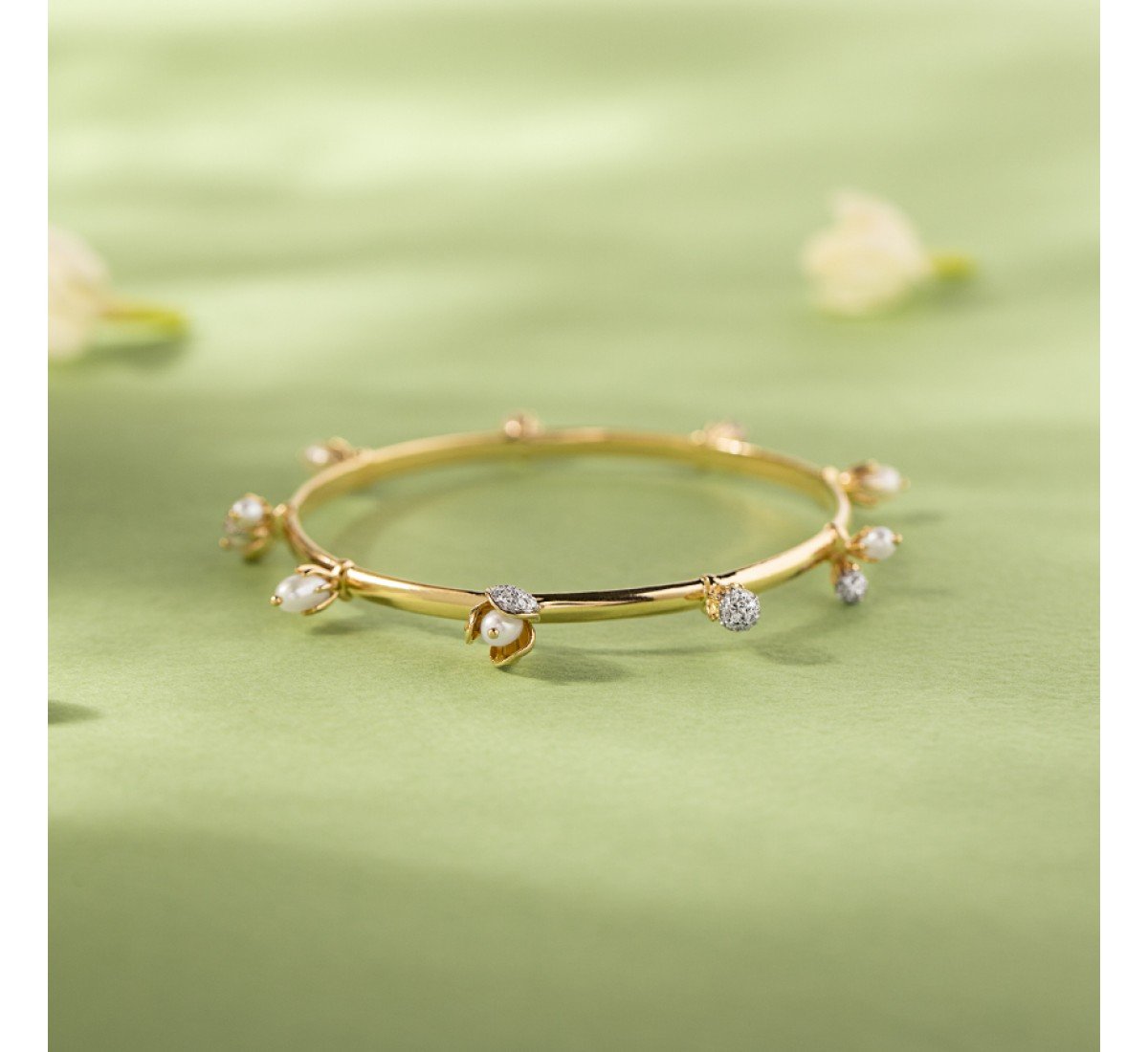 Waying Pearl Diamond Bangles