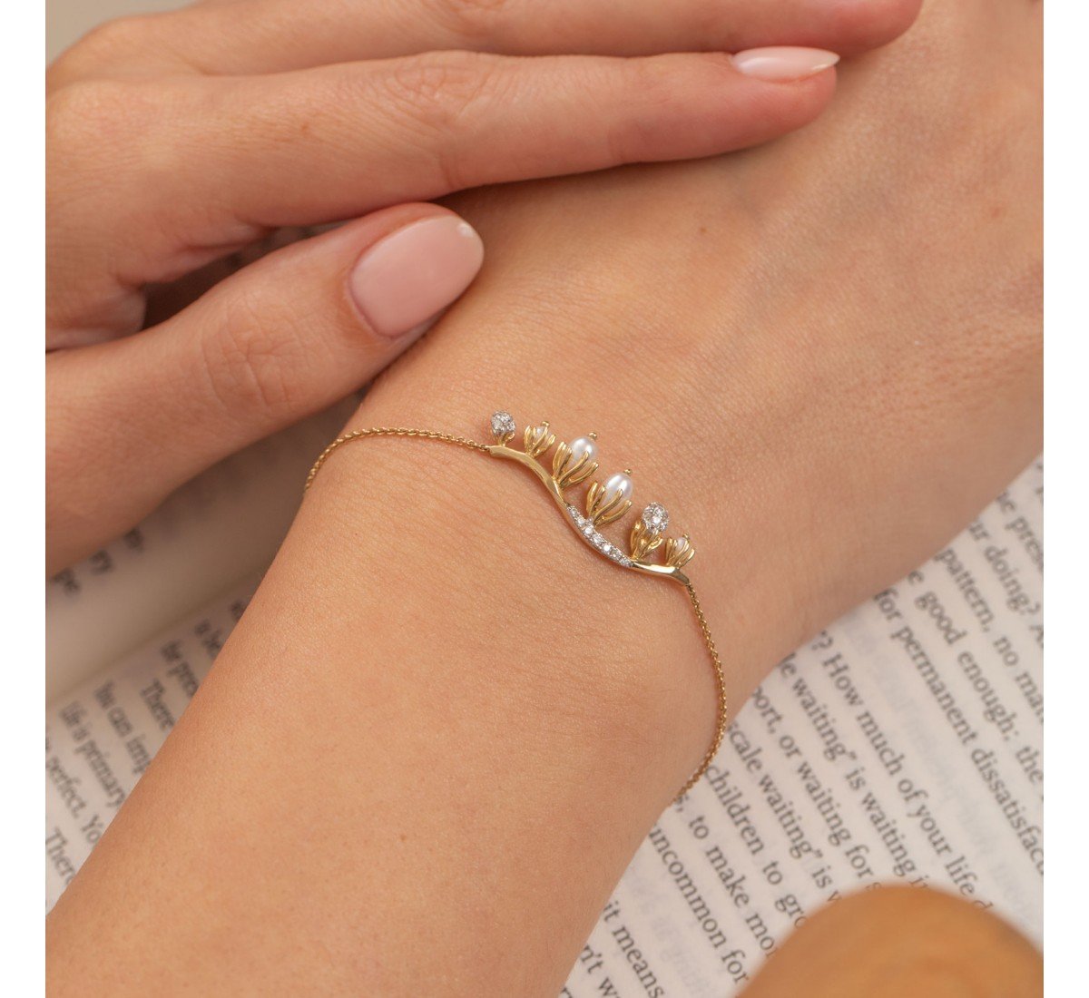 Grained Pearl Diamond Bracelet