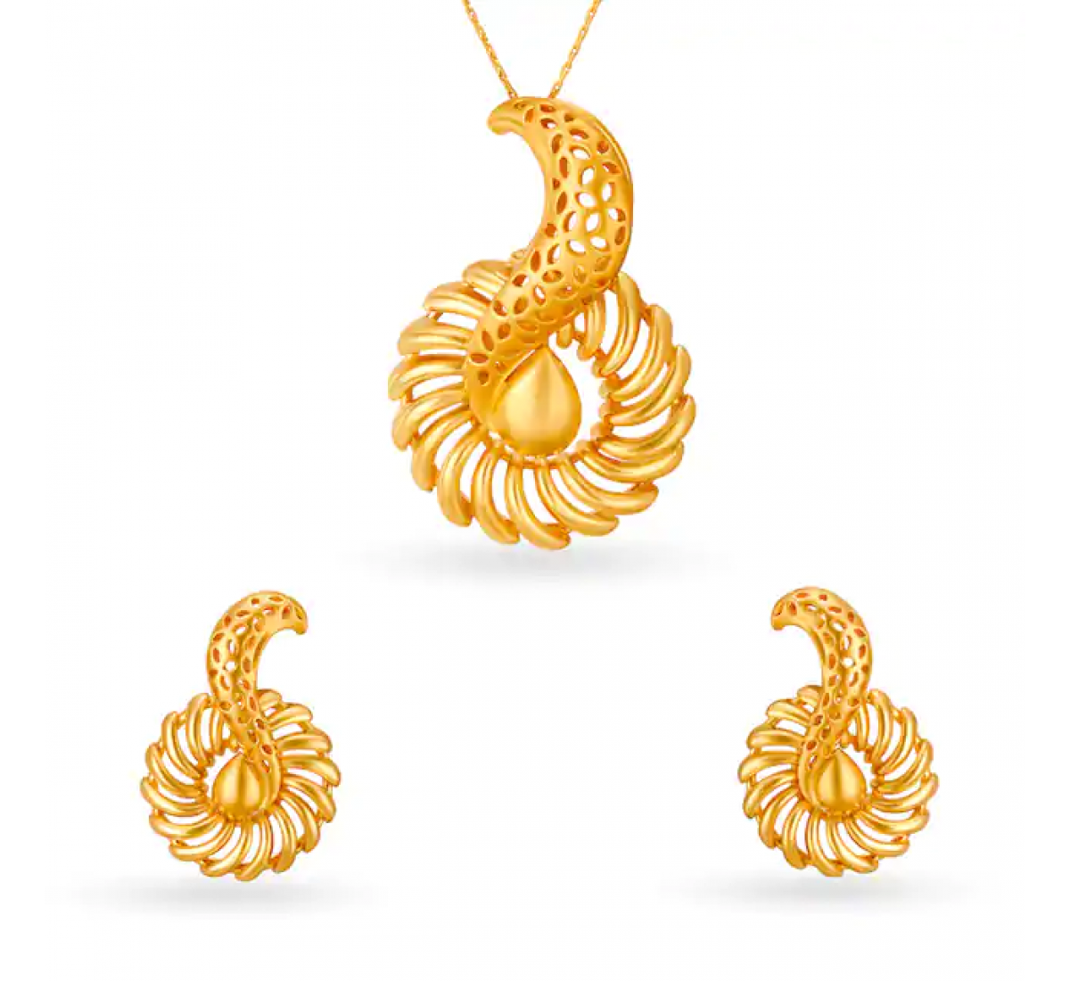 Captivating Gold Pendant Set