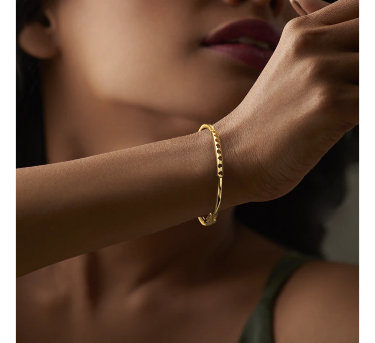 Himani Oval Gold Bangles