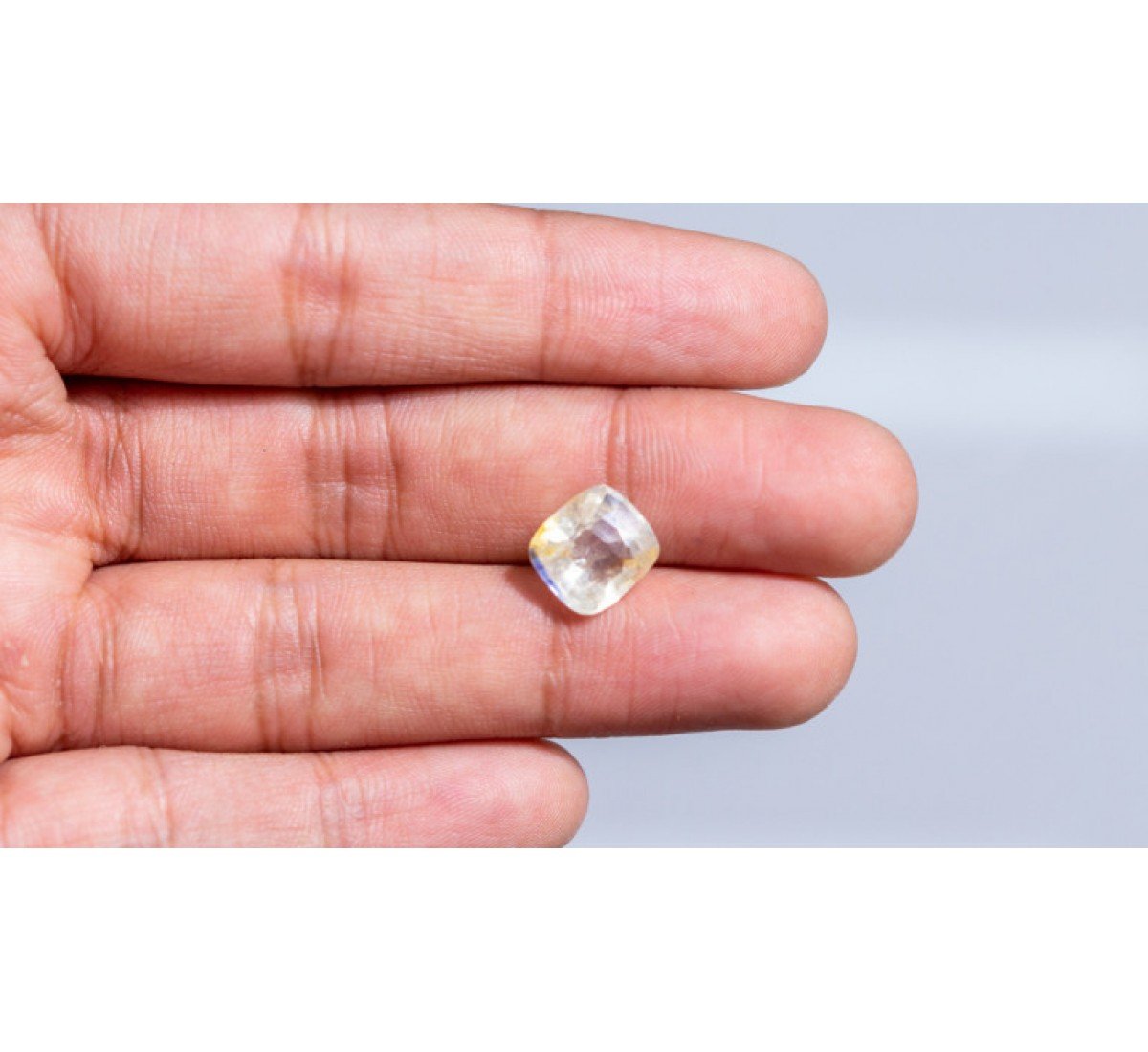 Natural Pitambari 6.77 Carat