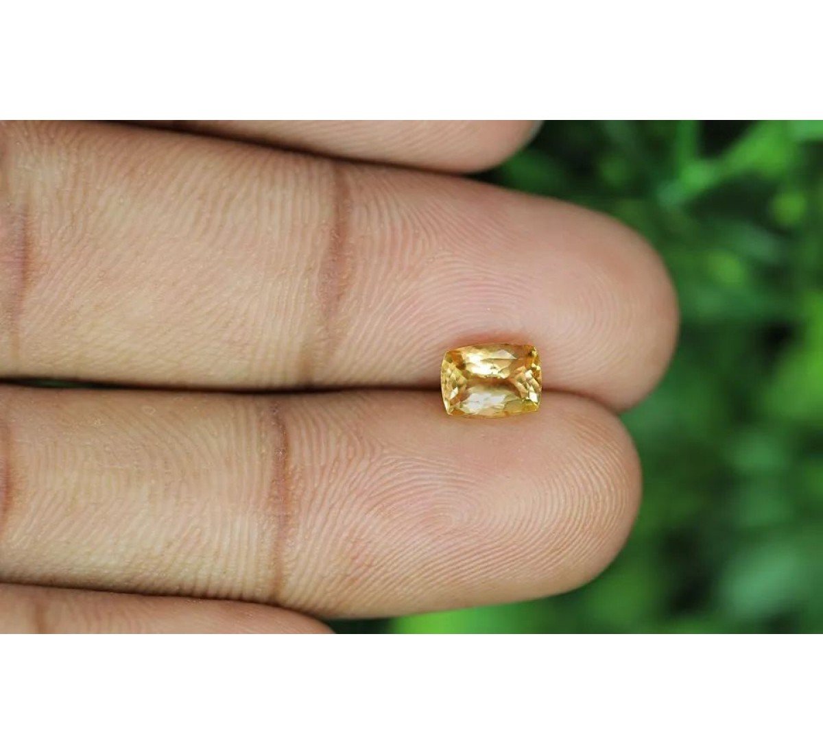 Yellow Topaz 7x5 MM 1.29 Carats