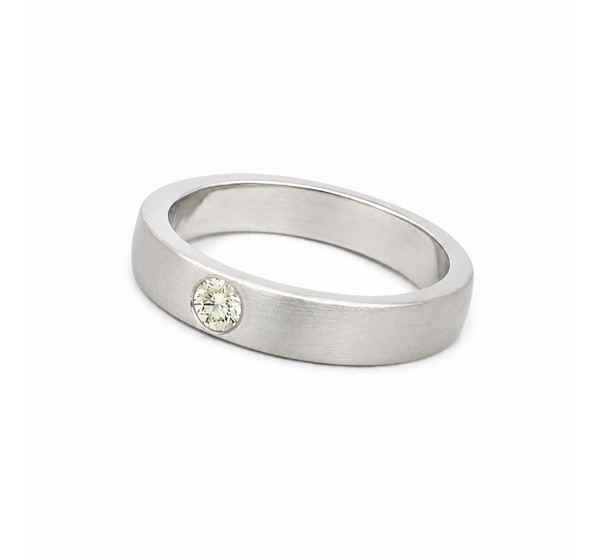 Gini Violane Diamond Ring