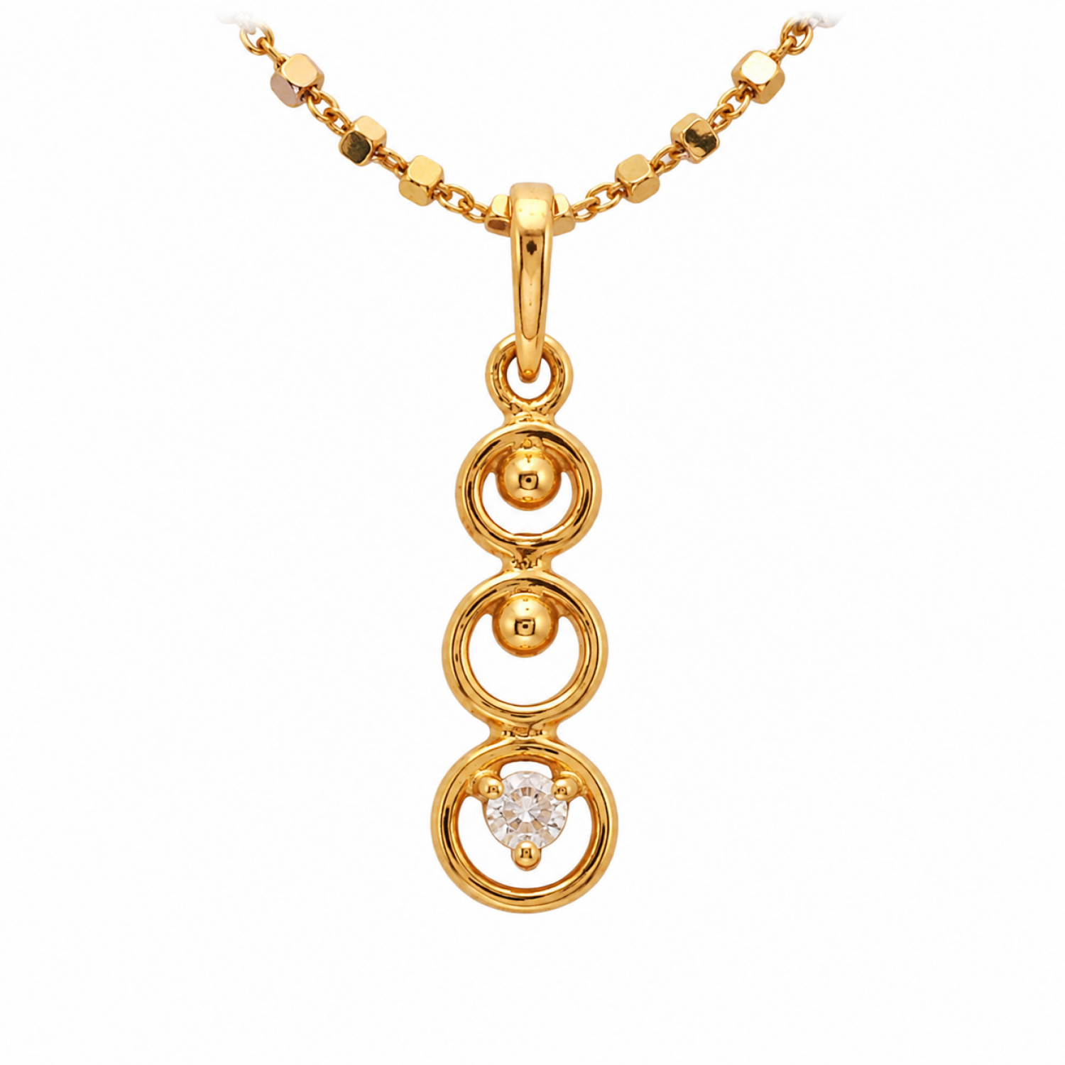 Overlap Queen Diamond Pendant