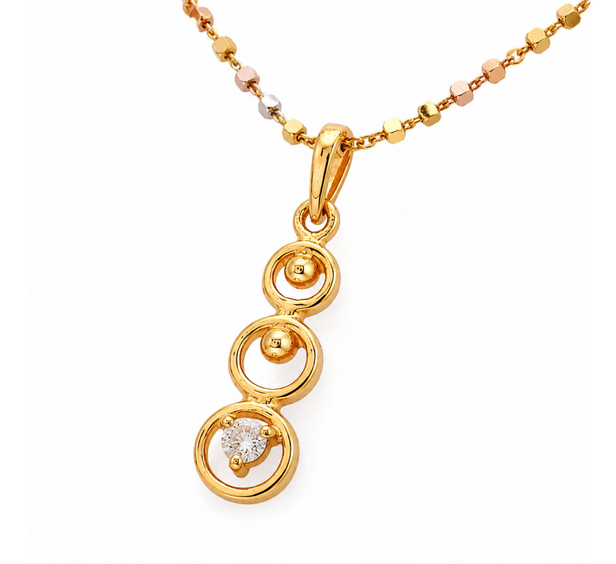Overlap Queen Diamond Pendant