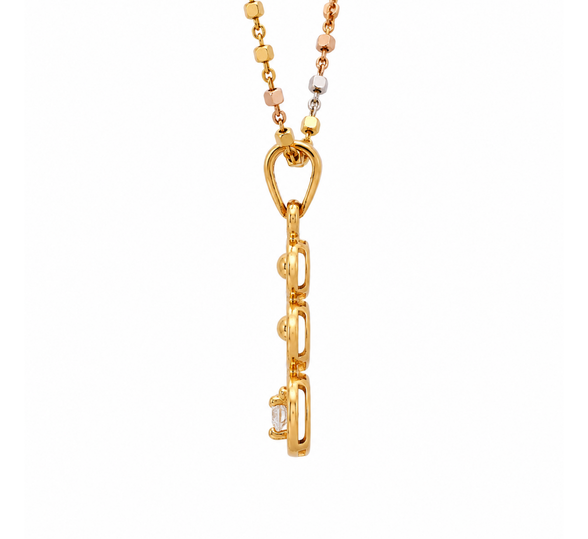 Overlap Queen Diamond Pendant