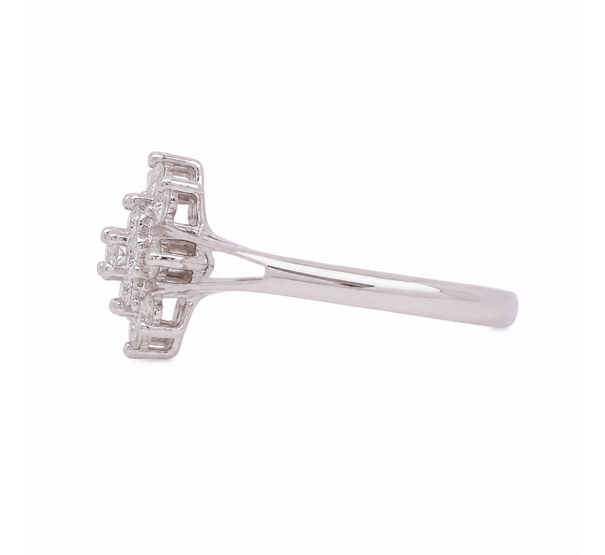 Azva Diamond Ring