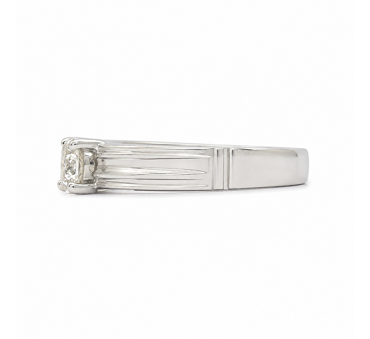 Elegance Outshine Diamond Ring