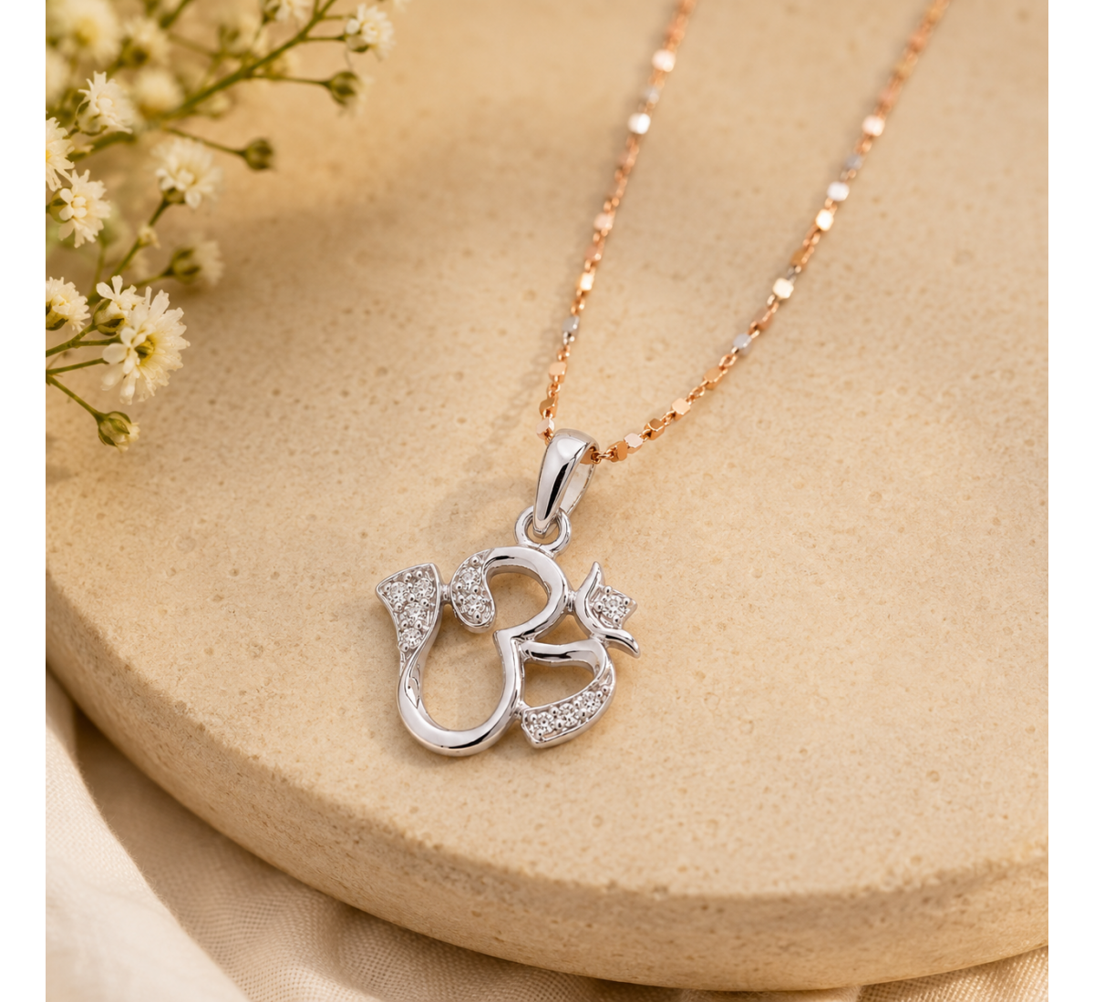 Aksa Diamond Pendant