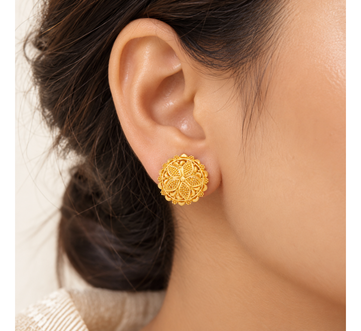 The Chardonnay Azva Gold Stud