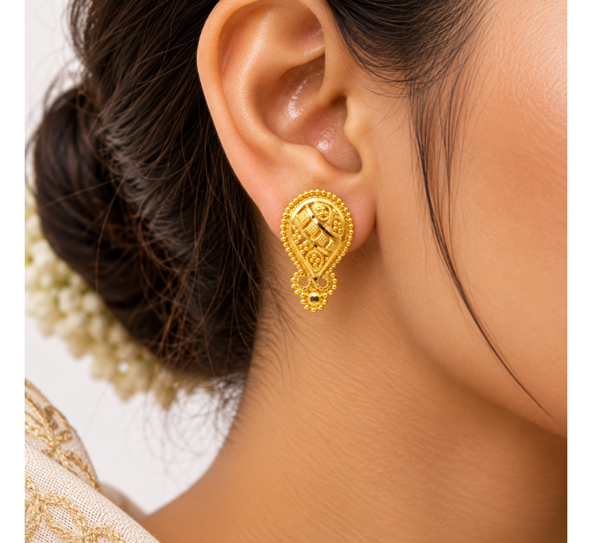 The Callie Azva Gold Stud